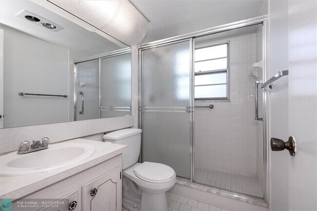 Building Photo - 37 Westbury E
