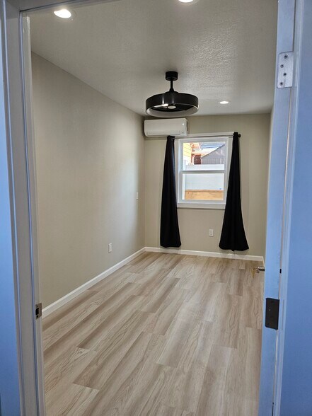 Primary Photo - 1175 N Normandie Ave