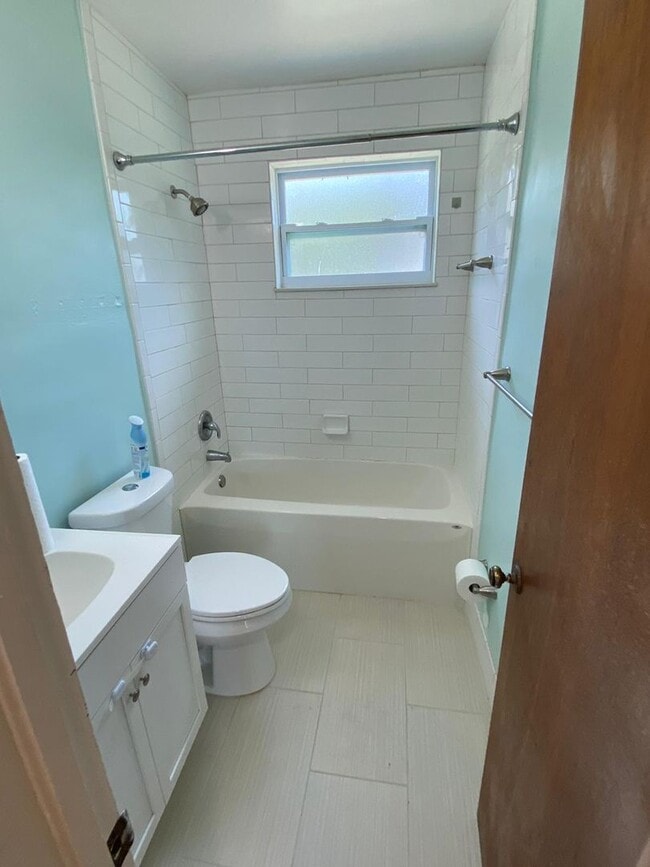 Building Photo - Sunrise Dr. Duplex