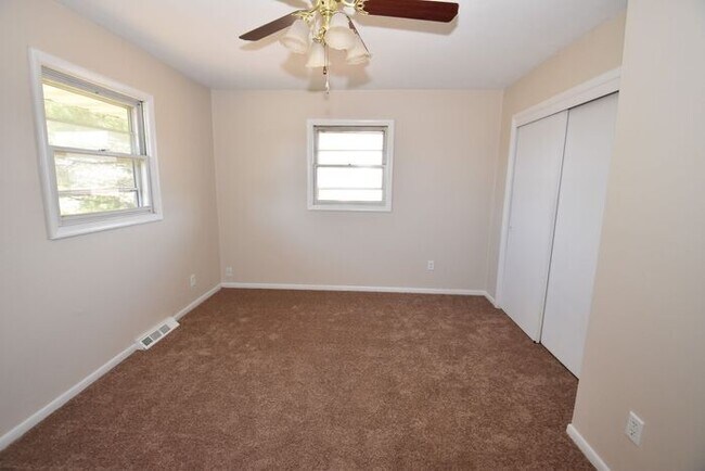 Building Photo - 2 bedroom home in Mishawaka