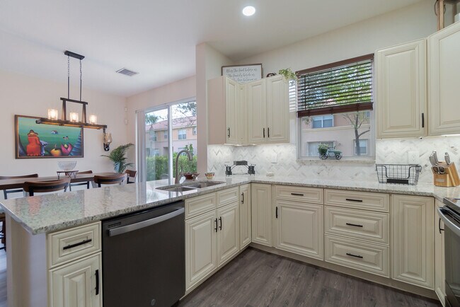 Building Photo - 123 Wakulla Springs Way