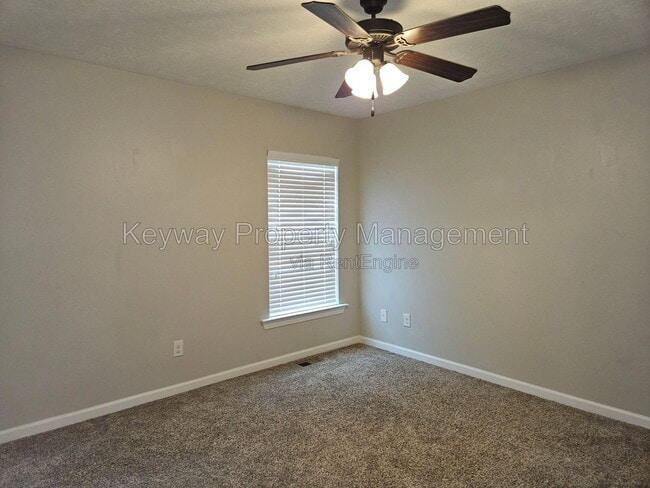 Building Photo - 905 Glenhaven Dr