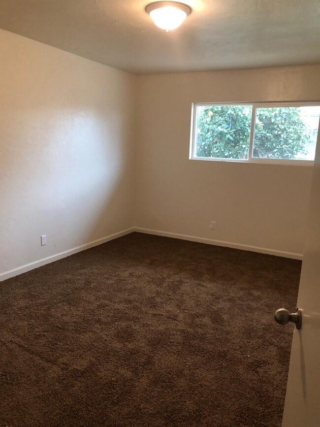 Building Photo - 1367 E San Ramon Ave
