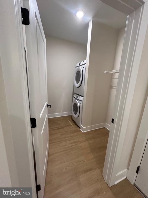 Building Photo - 624 Main St