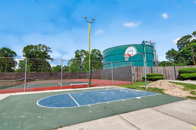 Building Photo - 31722 Royal Woods Ct