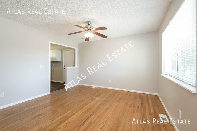 Building Photo - Cozy 3 Bed 1 Bath Home in Central Aurora!!...