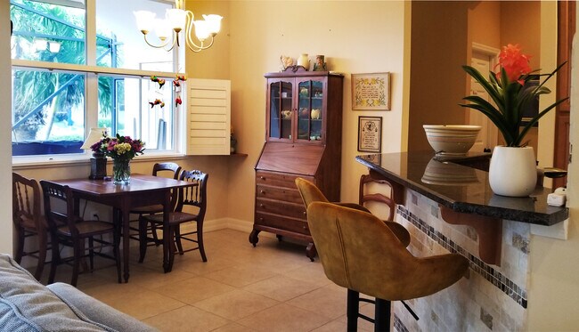 Building Photo - 5327 Solway Dr