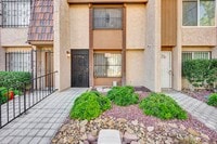 Building Photo - PARTIALLY FURNISHED 3 BEDROOM TOWNHOME NEAR CHINATOWN & STRIP