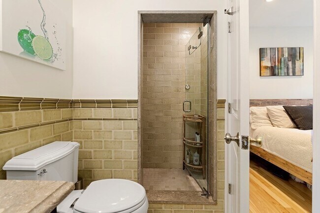 Building Photo - 99-105-105 Broad St