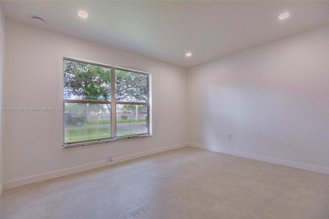 Building Photo - 10760 NW 29th Manor