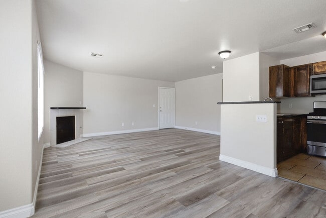 Building Photo - 350 S Durango Dr