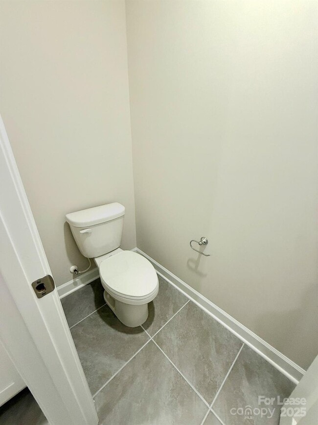 Building Photo - 1719 Braemar Vlg Dr