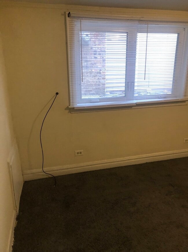 Building Photo - 1632 Ridgeland Ave