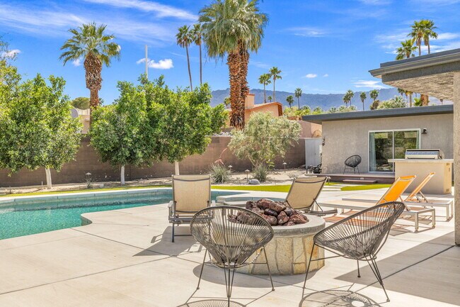 Building Photo - 73409 Little Bend Trail