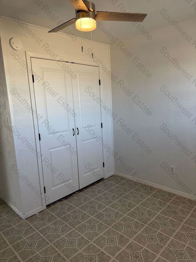 Building Photo - Duplex in Texico, NM