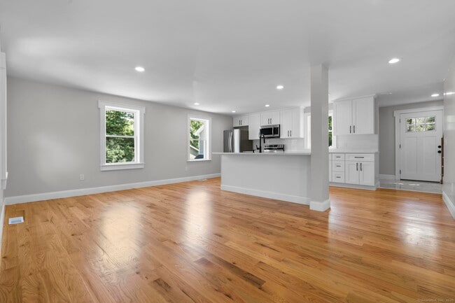 Building Photo - 48A E Pembroke Rd