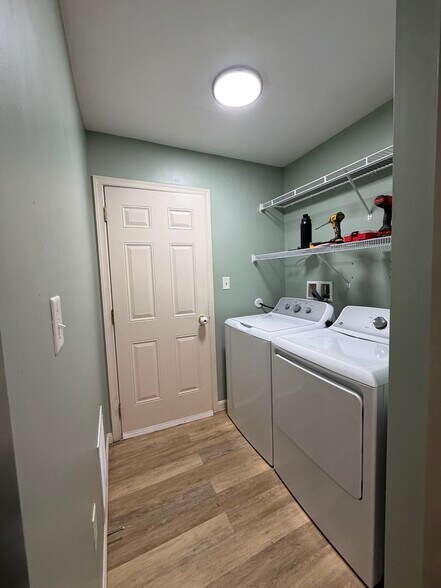 Building Photo - 504 W Perry St