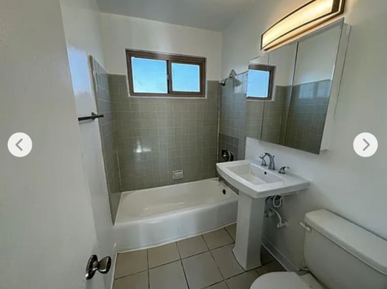 Building Photo - 7205 Fountain Ave