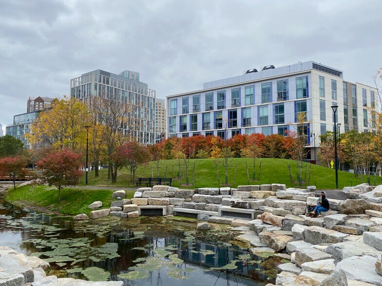 Building Photo - 2 Earhart St