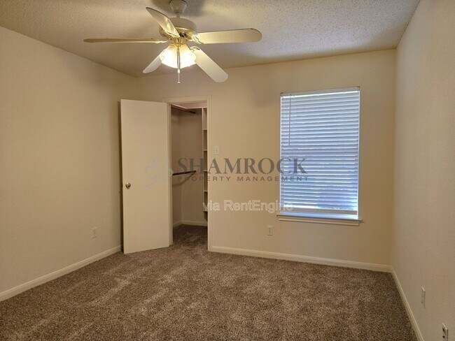 Building Photo - 408 Connie Dr