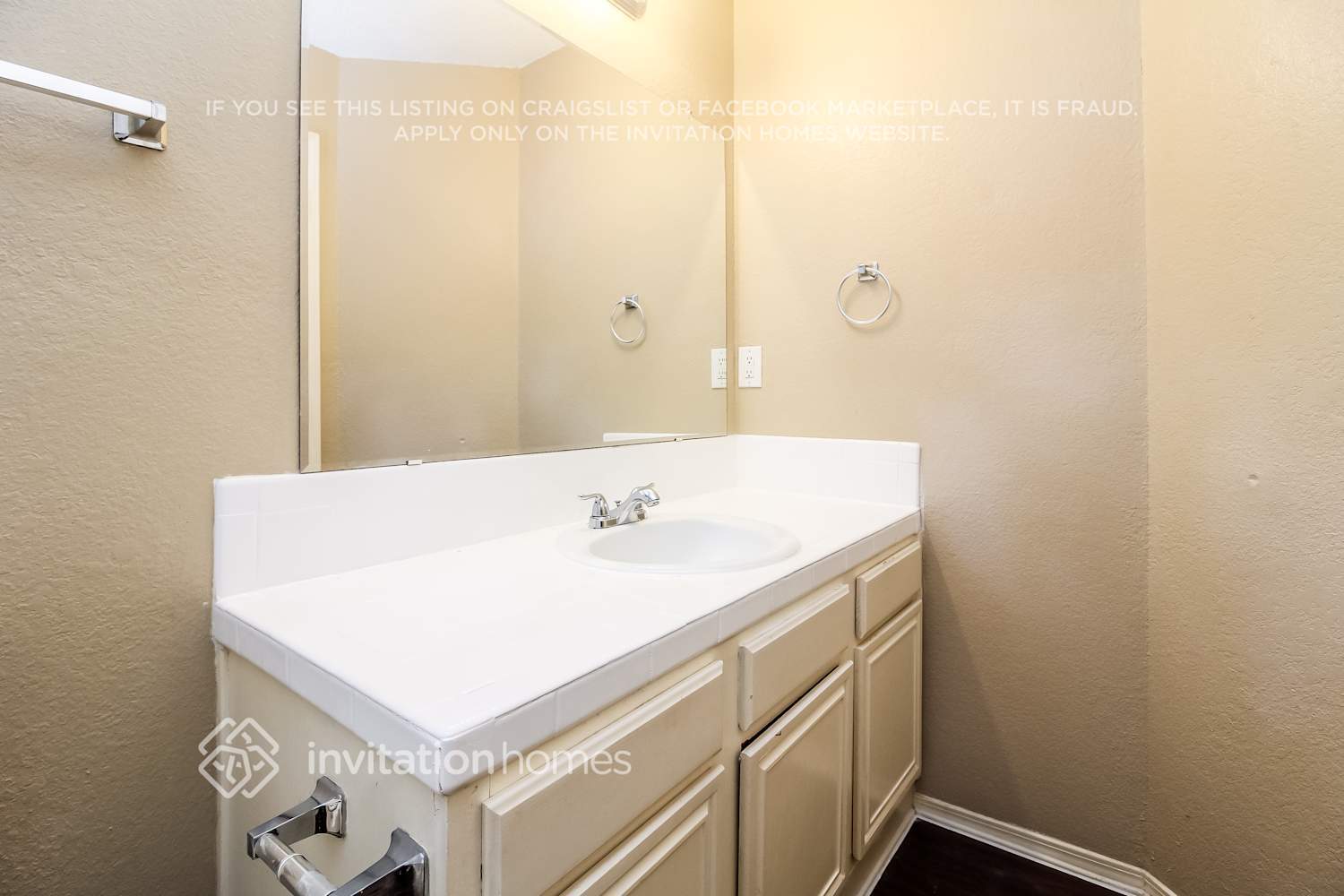 Building Photo - 12418 Summer Hill Dr