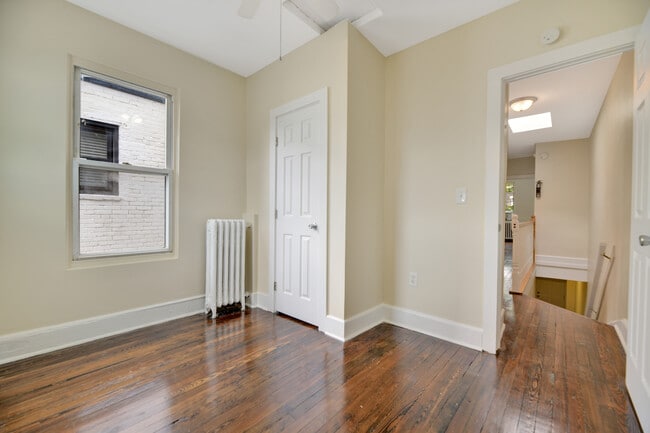 Building Photo - 618 Columbia Rd NW