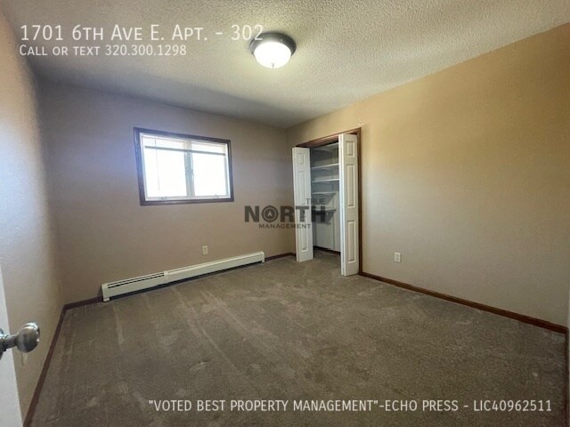 Building Photo - 1701 6th Ave E