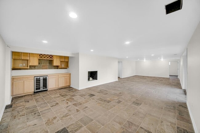 Building Photo - 6271 N 525 W