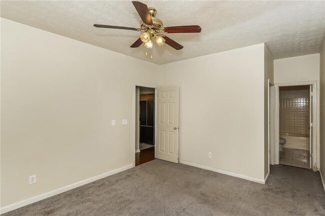 Building Photo - 6076 Camden Forrest Dr