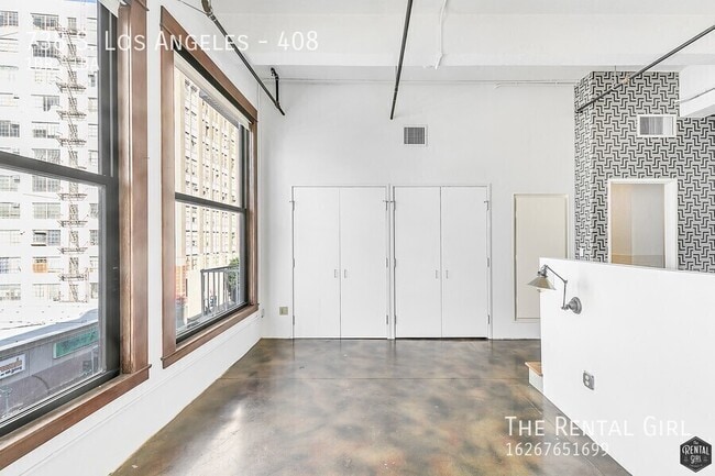 Building Photo - 738 S Los Angeles St