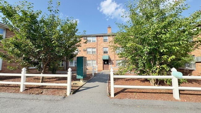 Primary Photo - 160 Tyngsboro Rd