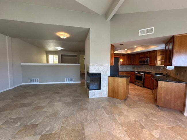 Building Photo - Pismo Beach Ocean View Condo