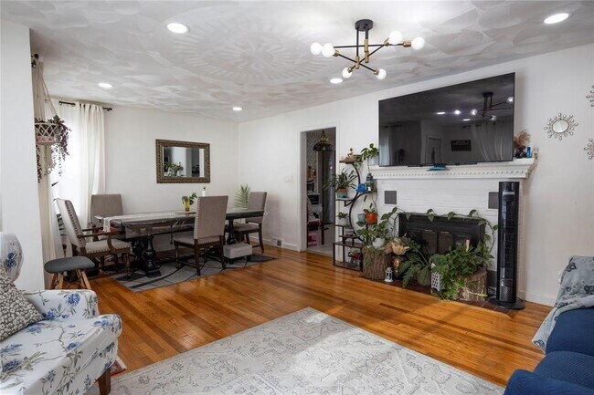 Building Photo - 3613 Vestal Rd