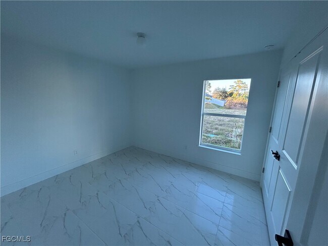 Building Photo - 2803 65th St W