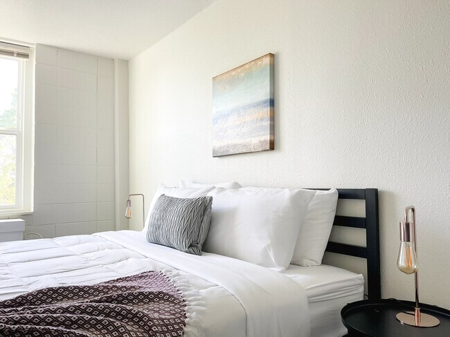 Building Photo - 2515 Burnet Ave