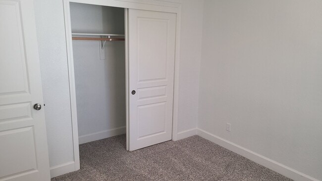 Building Photo - West Roseville, New Paint & Carpet 2 Story...