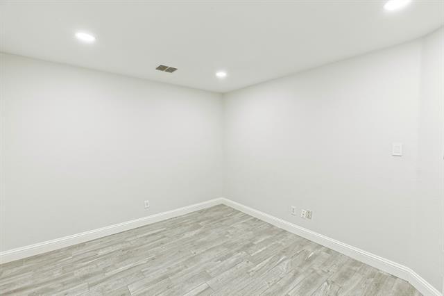 Building Photo - 9900 Presthope Dr