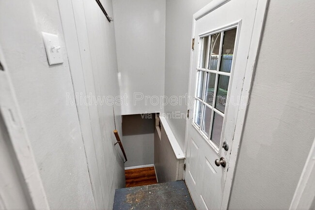 Building Photo - 710 Tyson Dr