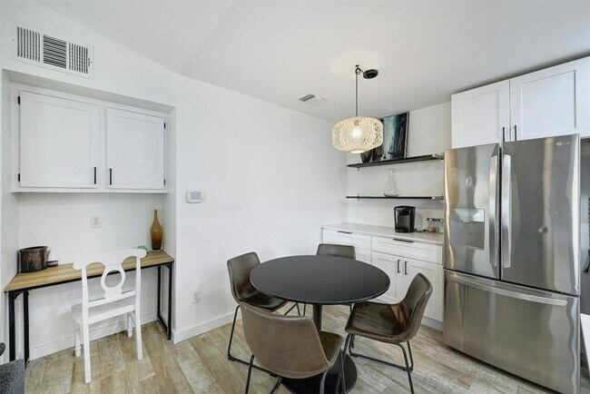 Building Photo - 3605 Leafield Dr