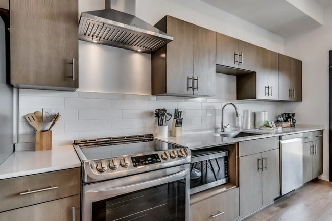 Building Photo - 920 South St