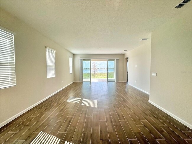 Building Photo - 824 Griffon Ave