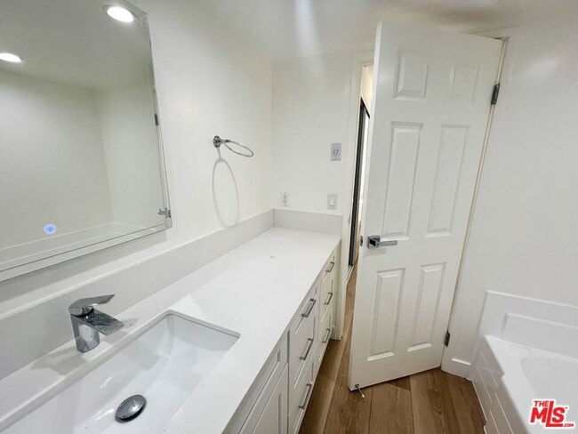 Building Photo - 10390 Wilshire Blvd