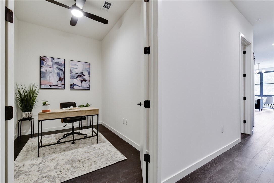 Building Photo - 800 Embassy Dr