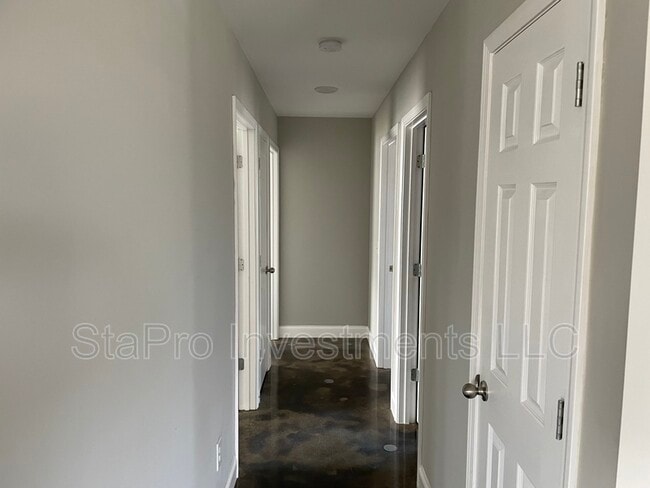 Building Photo - 65 McMurtry Rd