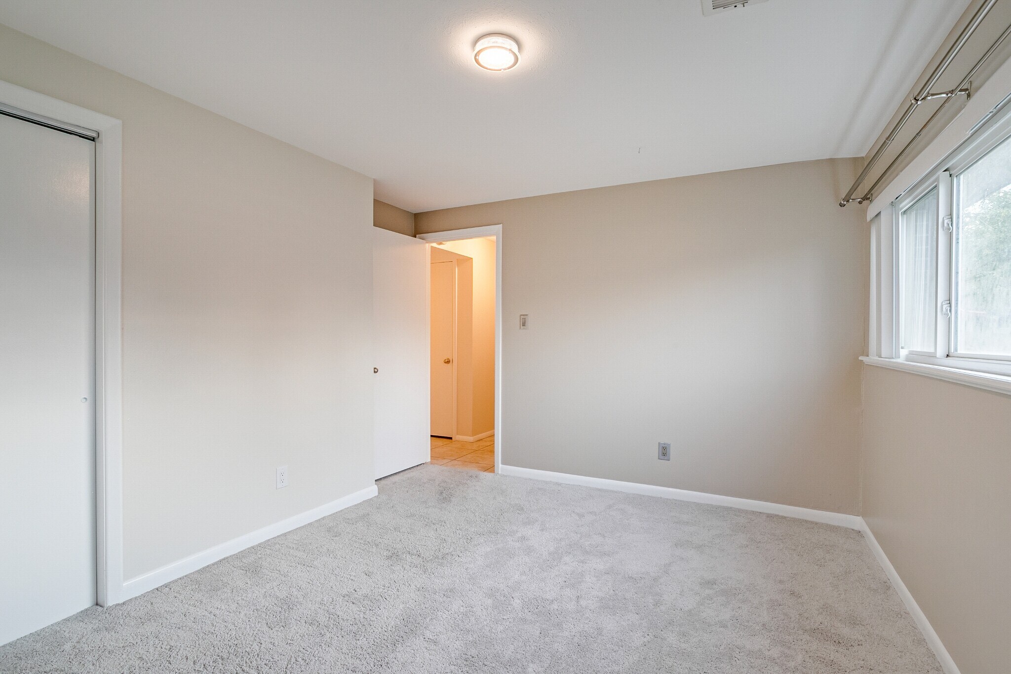 Building Photo - 7500 Teller St