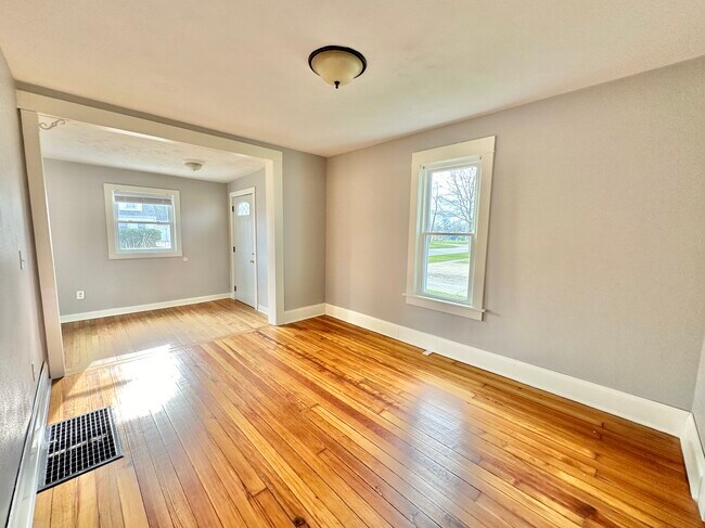 Building Photo - 1216 Garfield Ave