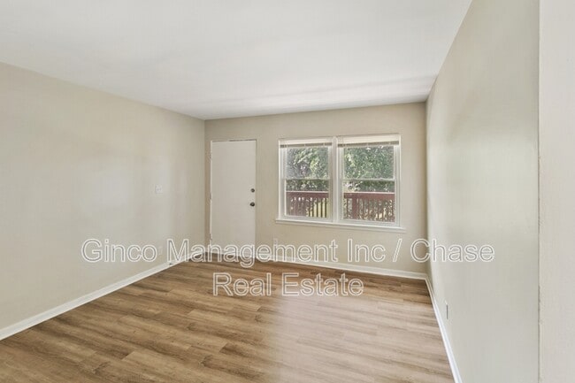Building Photo - 1021 Tollview Ave