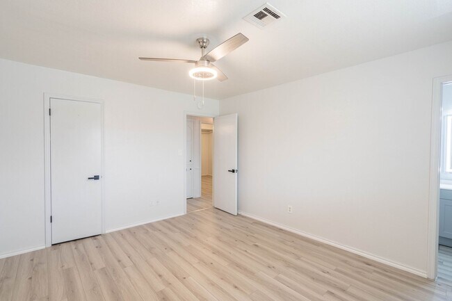 Building Photo - Bright and clean 3 bedroom home!