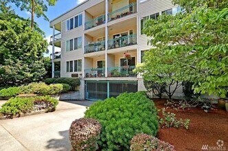 Building Photo - 2 bedroom in Kenmore WA 98028