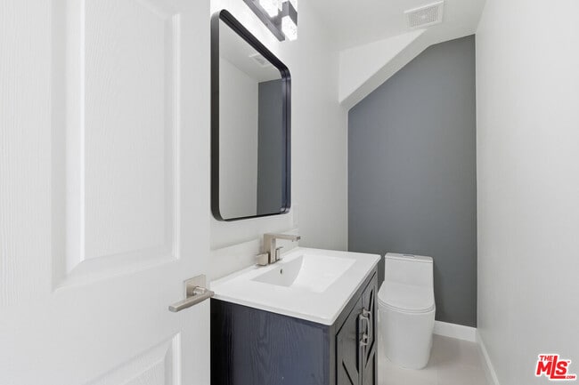 Building Photo - 359 Westlake Vista Ln